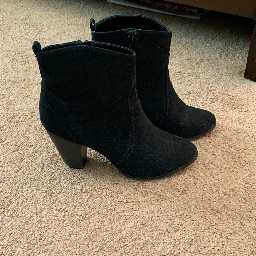 EUC Express Black Booties Size 8